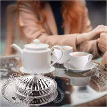 Afbeelding in Gallery-weergave laden, Blended Lifestyle theezeef schelp met lekplaatje op tafel

